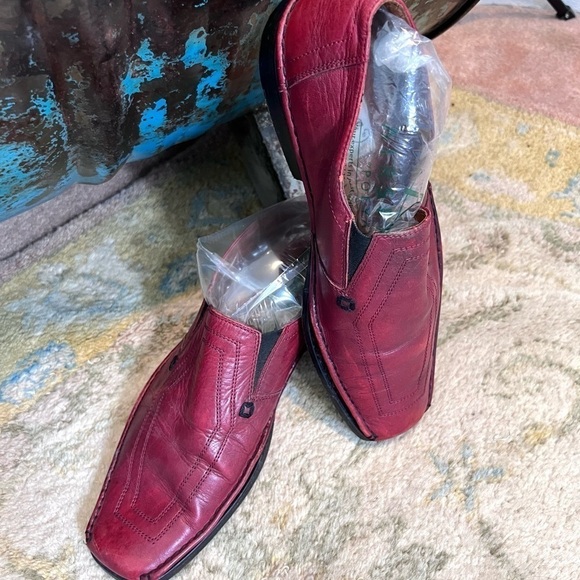 Fratelli,Rich Wine Leather,SlipOn Loafers,Elastic Darts,Support Comfort,Size 8.5 main image 4